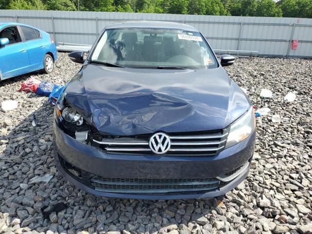 2013 Volkswagen Passat SE