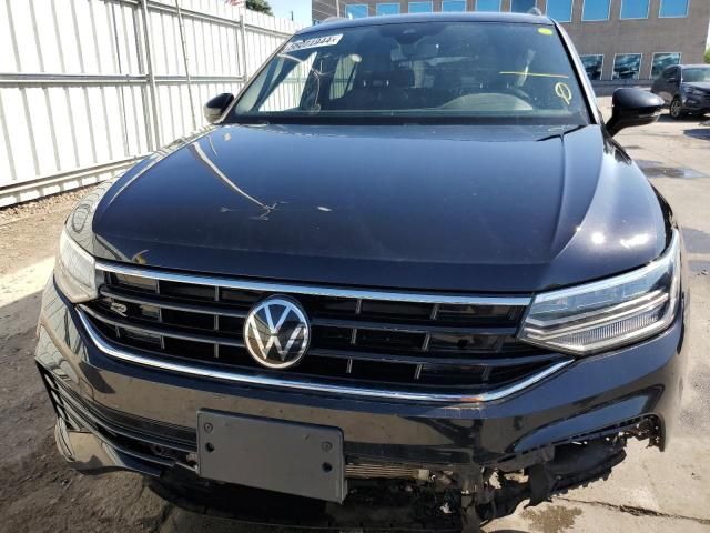 2022 Volkswagen Tiguan SE R-LINE Black