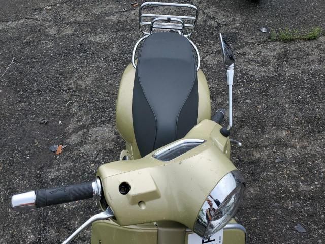 2021 Vespa GTS 300