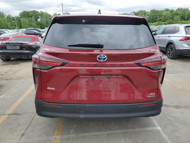 2021 Toyota Sienna XLE