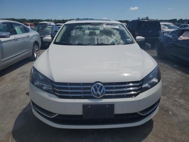 2014 Volkswagen Passat SE