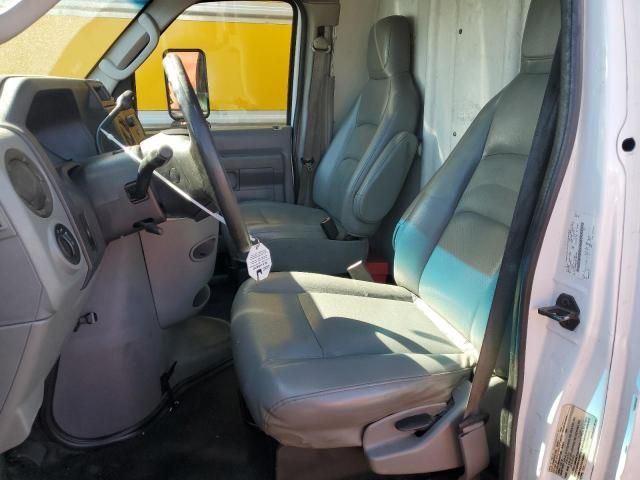 2009 Ford Econoline E450 Super Duty Cutaway Van