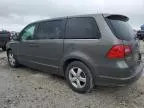 2010 Volkswagen Routan SE