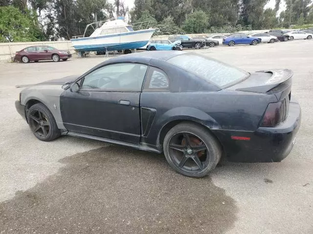 2000 Ford Mustang