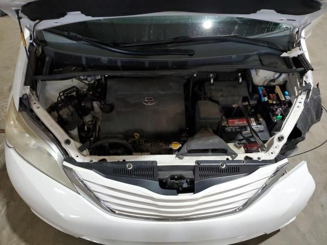 2015 Toyota Sienna LE