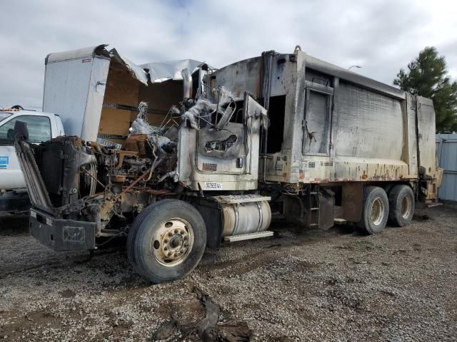 2010 Kenworth Construction T800