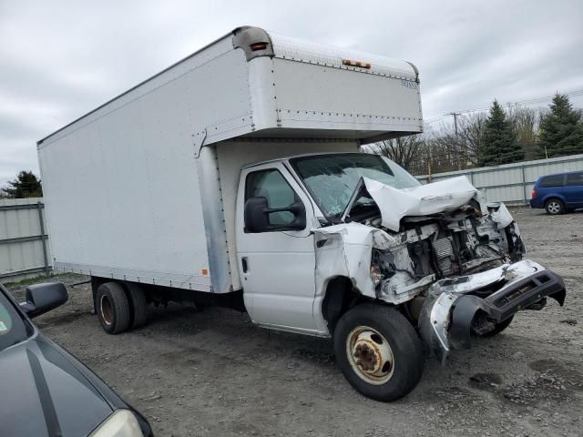 2016 Ford Econoline E450 Super Duty Cutaway Van