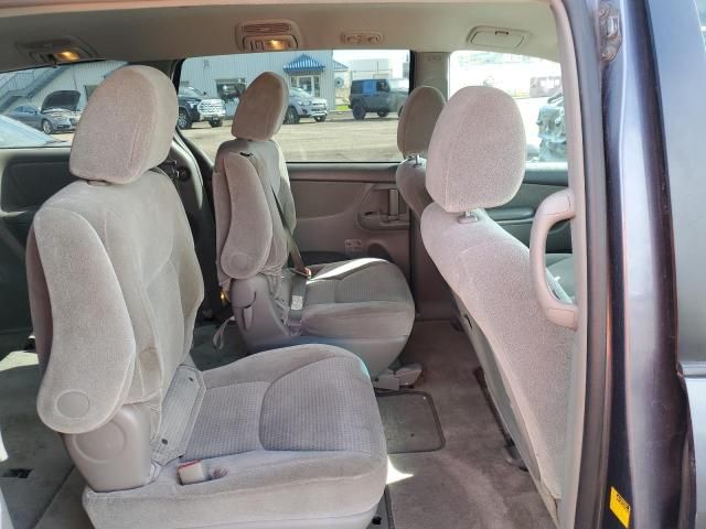 2010 Toyota Sienna CE