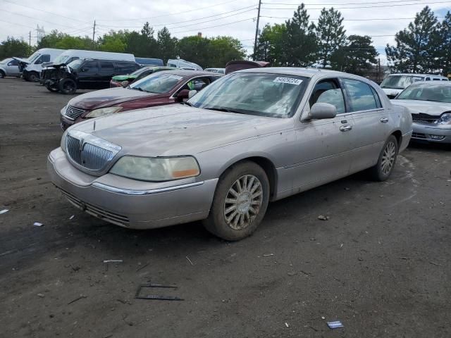 2003 Lincoln Town Car Signature