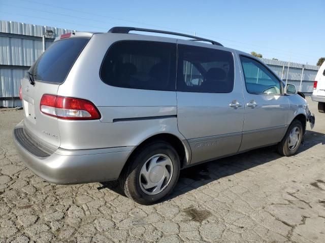 2002 Toyota Sienna LE