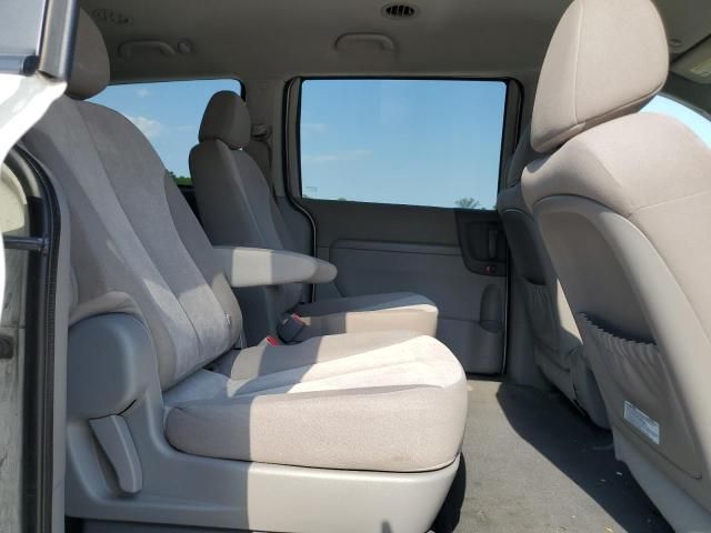 2011 KIA Sedona LX