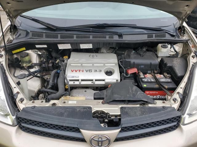 2005 Toyota Sienna XLE