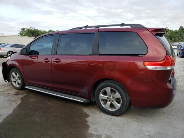 2013 Toyota Sienna LE