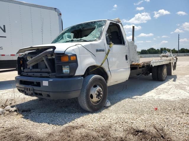 2017 Ford Econoline E350 Super Duty Cutaway Van