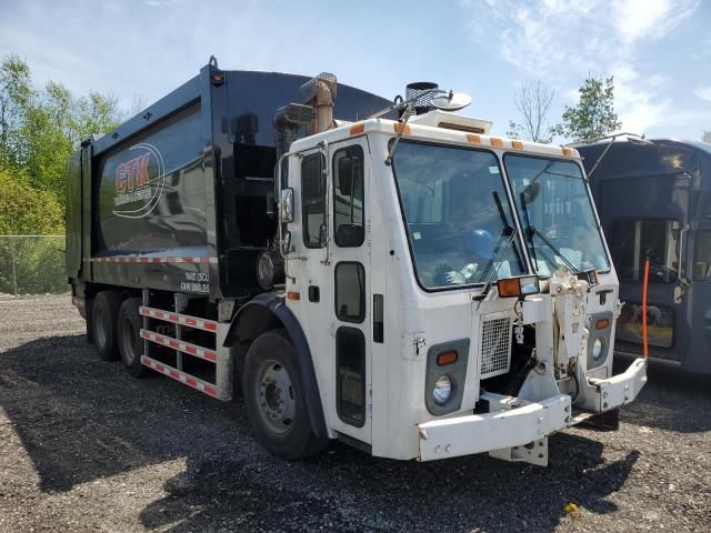 2011 Mack 600 LEU600