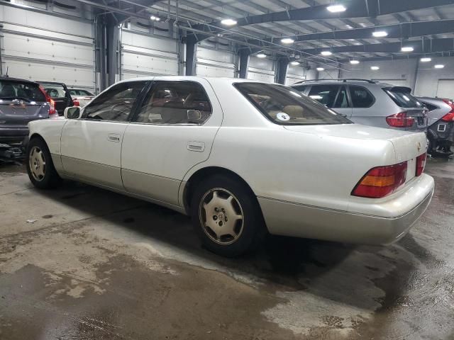 2000 Lexus LS 400