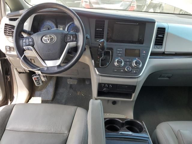 2015 Toyota Sienna XLE