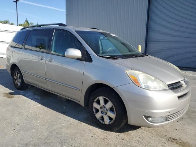 2004 Toyota Sienna XLE