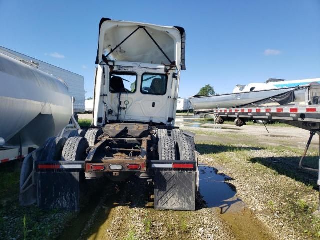 2018 Freightliner Cascadia 126