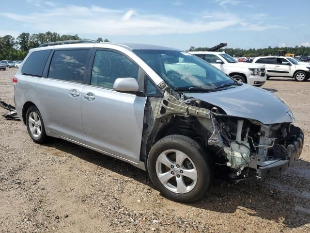 2013 Toyota Sienna LE