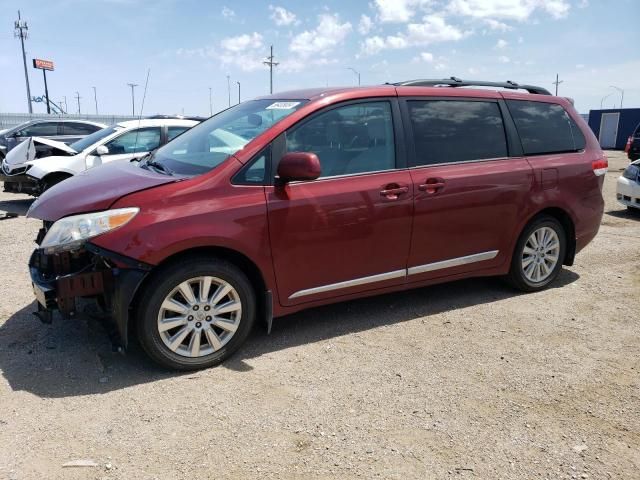 2013 Toyota Sienna LE