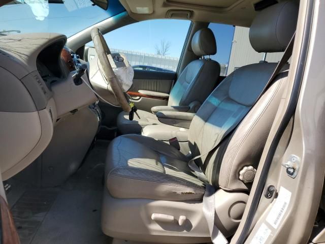 2004 Toyota Sienna XLE