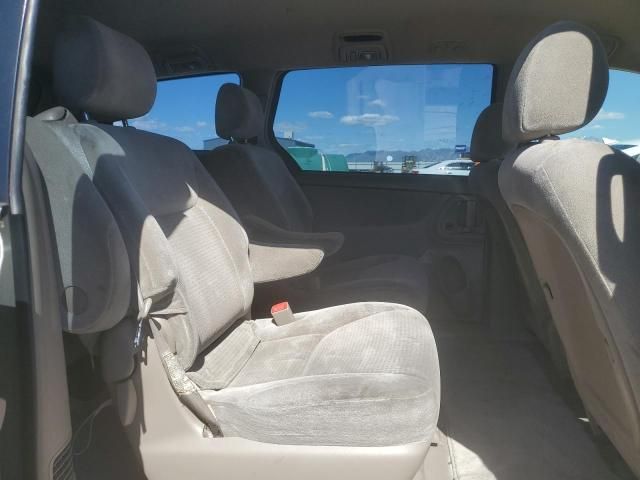 2007 Toyota Sienna CE