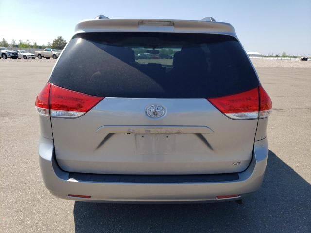 2013 Toyota Sienna LE