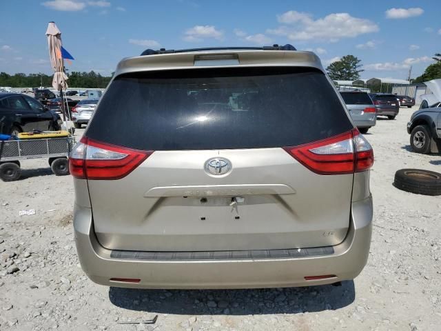 2015 Toyota Sienna LE