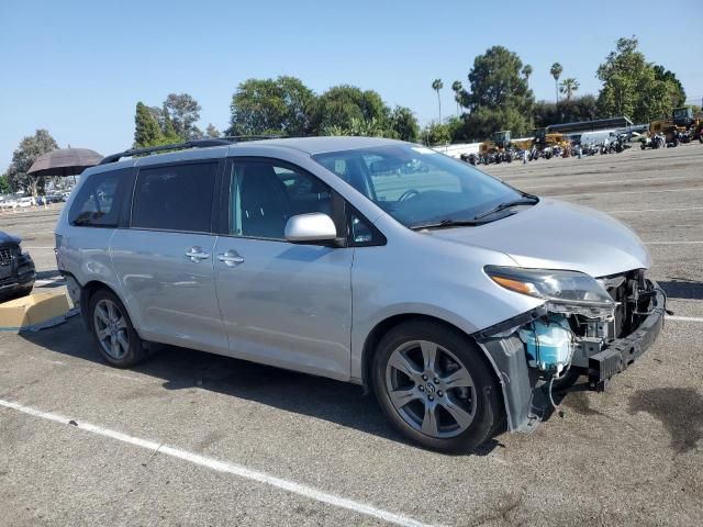 2018 Toyota Sienna SE