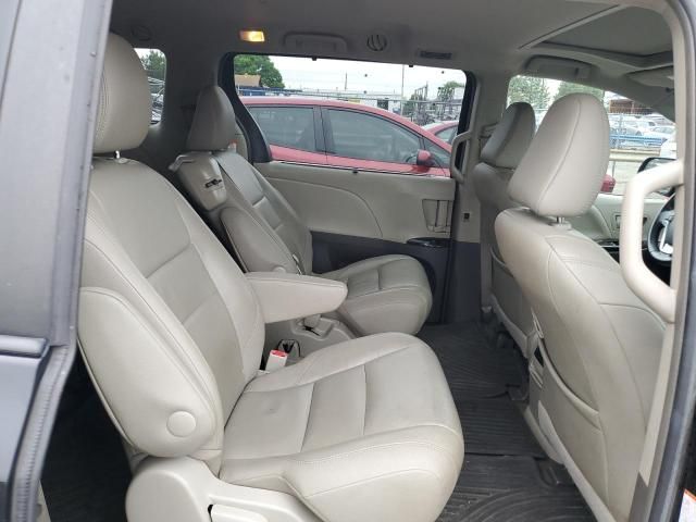 2017 Toyota Sienna XLE