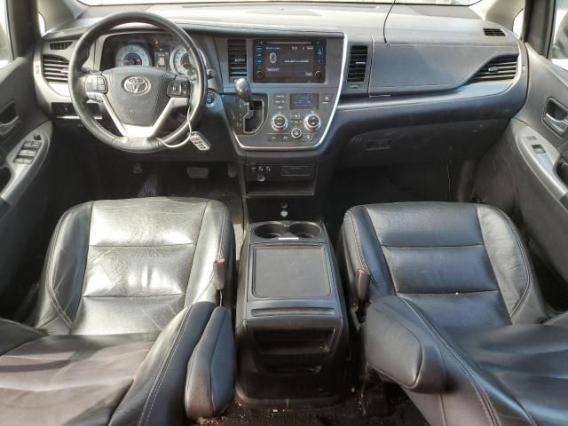 2016 Toyota Sienna SE