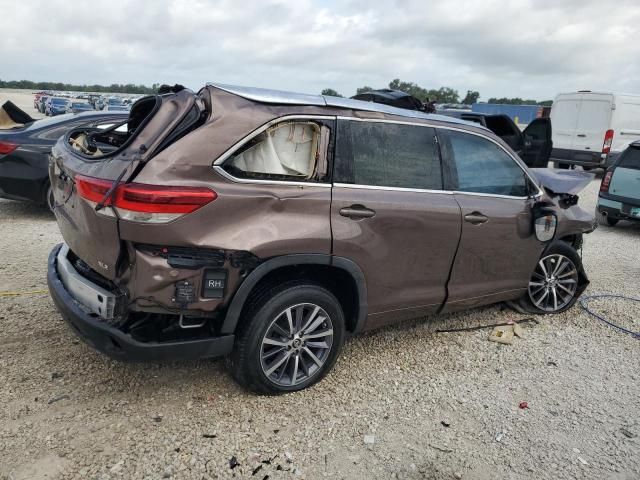 2017 Toyota Highlander SE