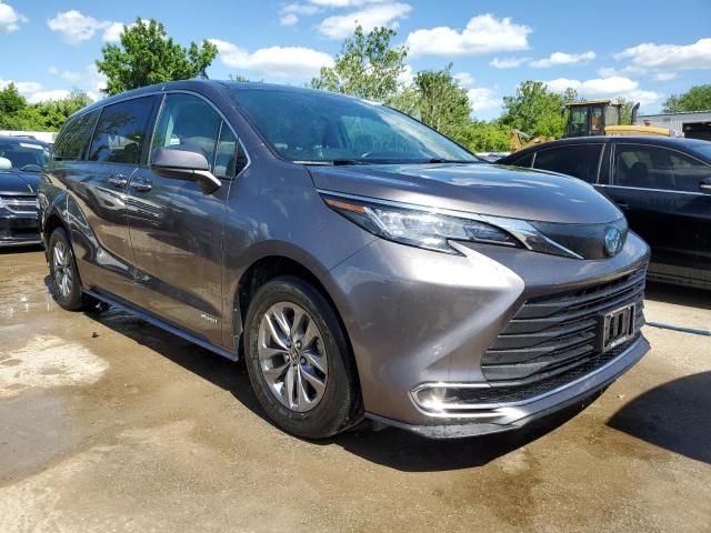 2021 Toyota Sienna XLE