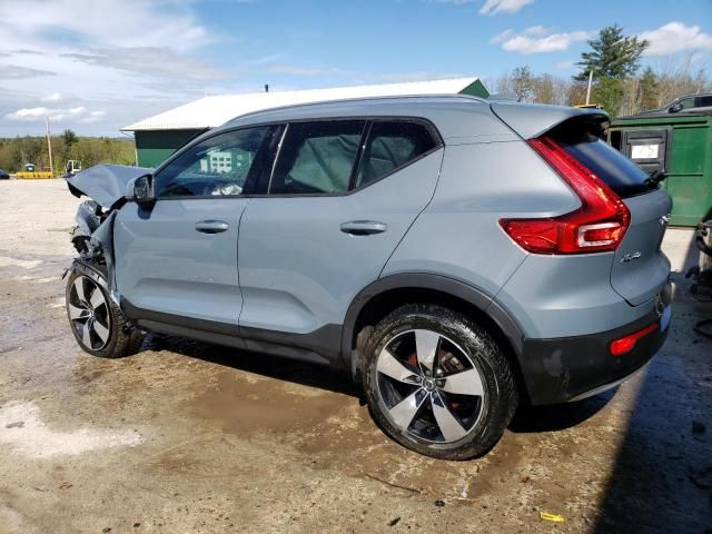 2020 Volvo XC40 T5 Momentum