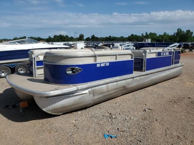 2011 Land Rover Pontoon