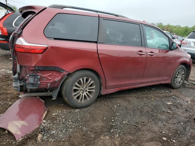 2018 Toyota Sienna XLE