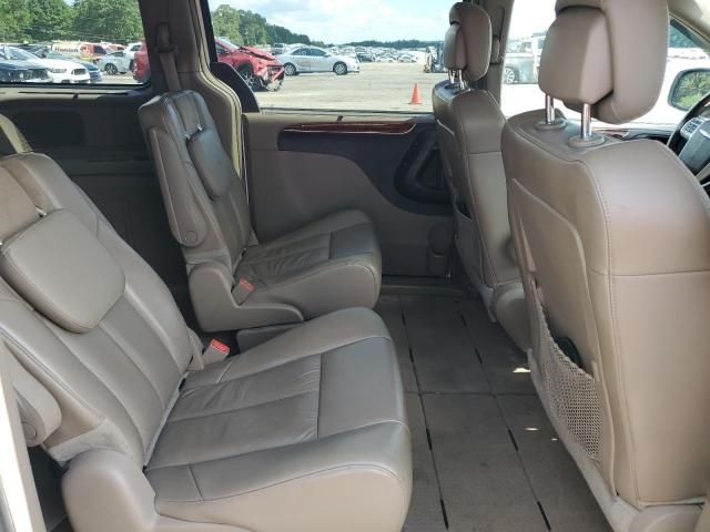 2015 Chrysler Town & Country Limited Platinum