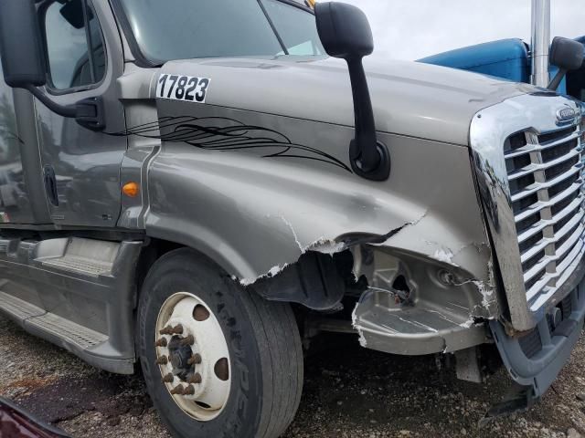 2012 Freightliner Cascadia 125