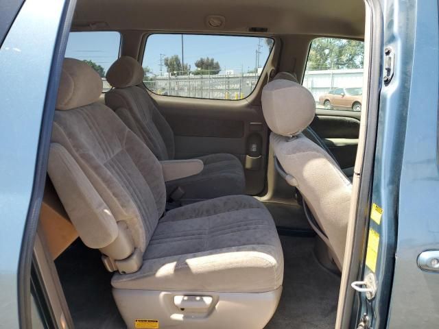 2001 Toyota Sienna LE