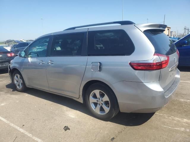 2017 Toyota Sienna LE