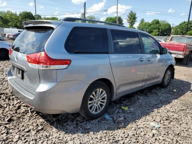 2013 Toyota Sienna XLE