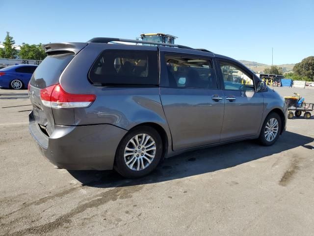 2014 Toyota Sienna XLE