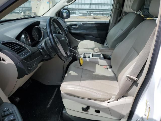 2014 Chrysler Town & Country Touring L