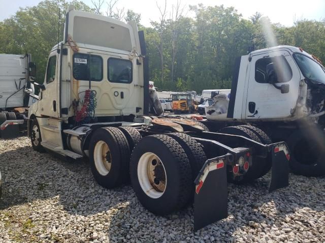 2020 Freightliner Cascadia 126