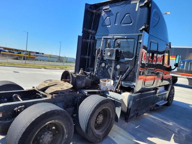 2014 Freightliner Cascadia 125