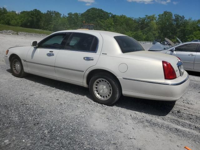 2002 Lincoln Town Car Executive