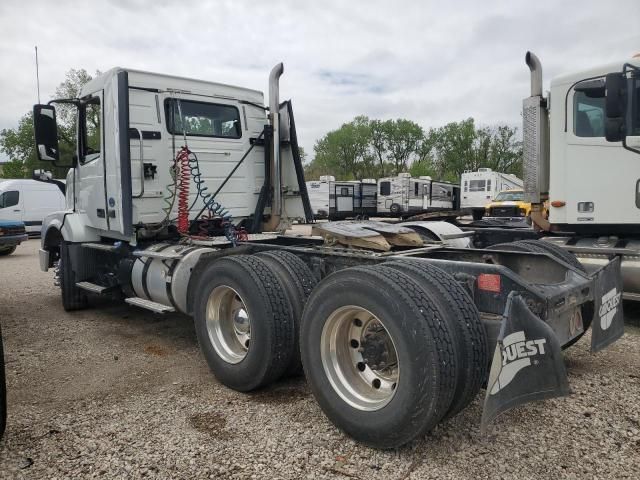 2013 Volvo VN VNL