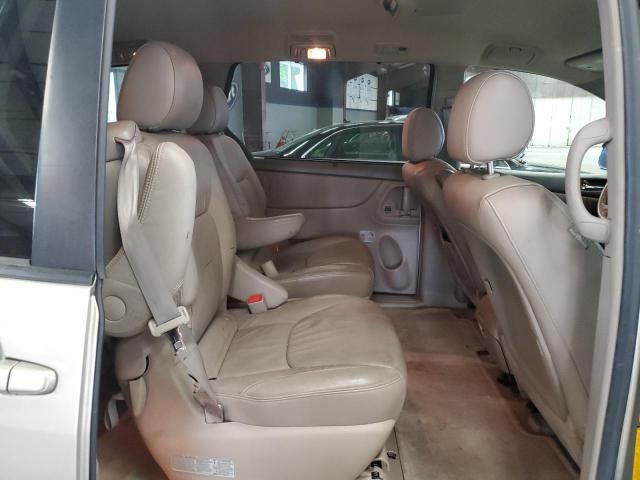 2005 Toyota Sienna XLE