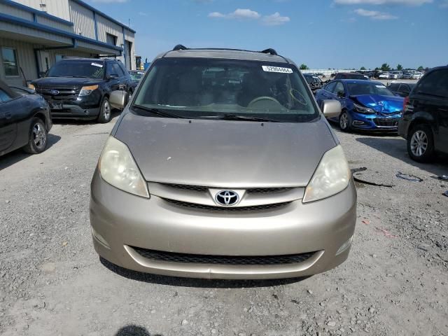 2010 Toyota Sienna XLE